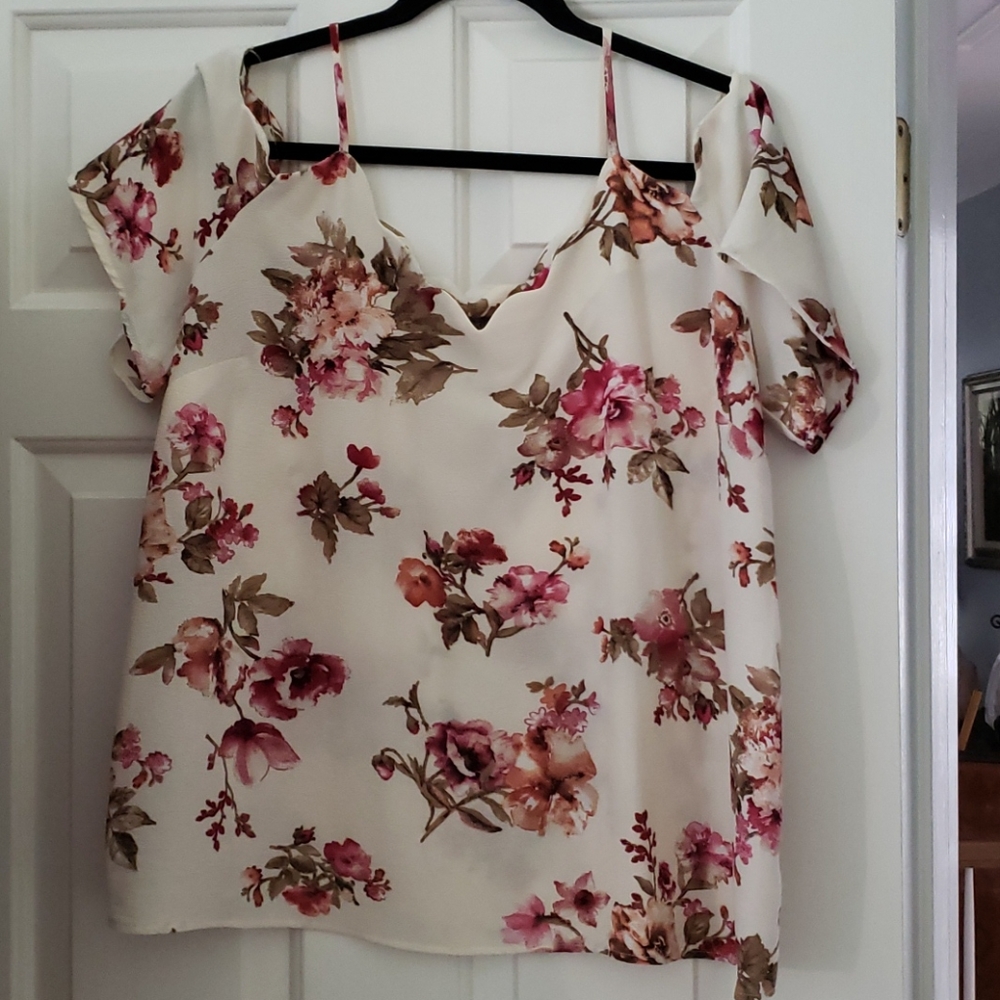 Off shoulder floral top